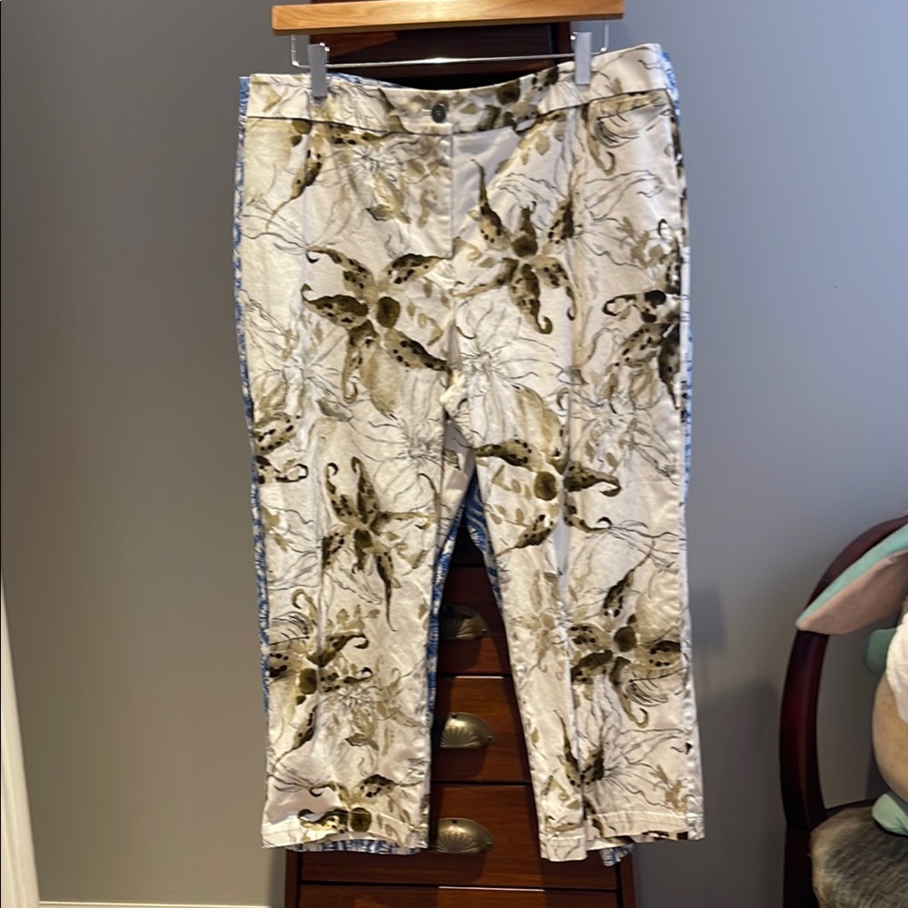 Floral Print Cropped Women's Pants - Cream & Olive
